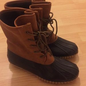 Duck boots